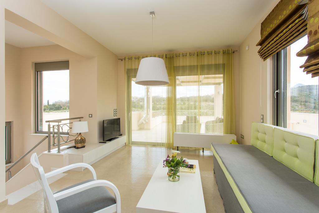 Deluxe Villa Ianthos - Outdoor Hot Tub & Kids Pool Gállos 외부 사진